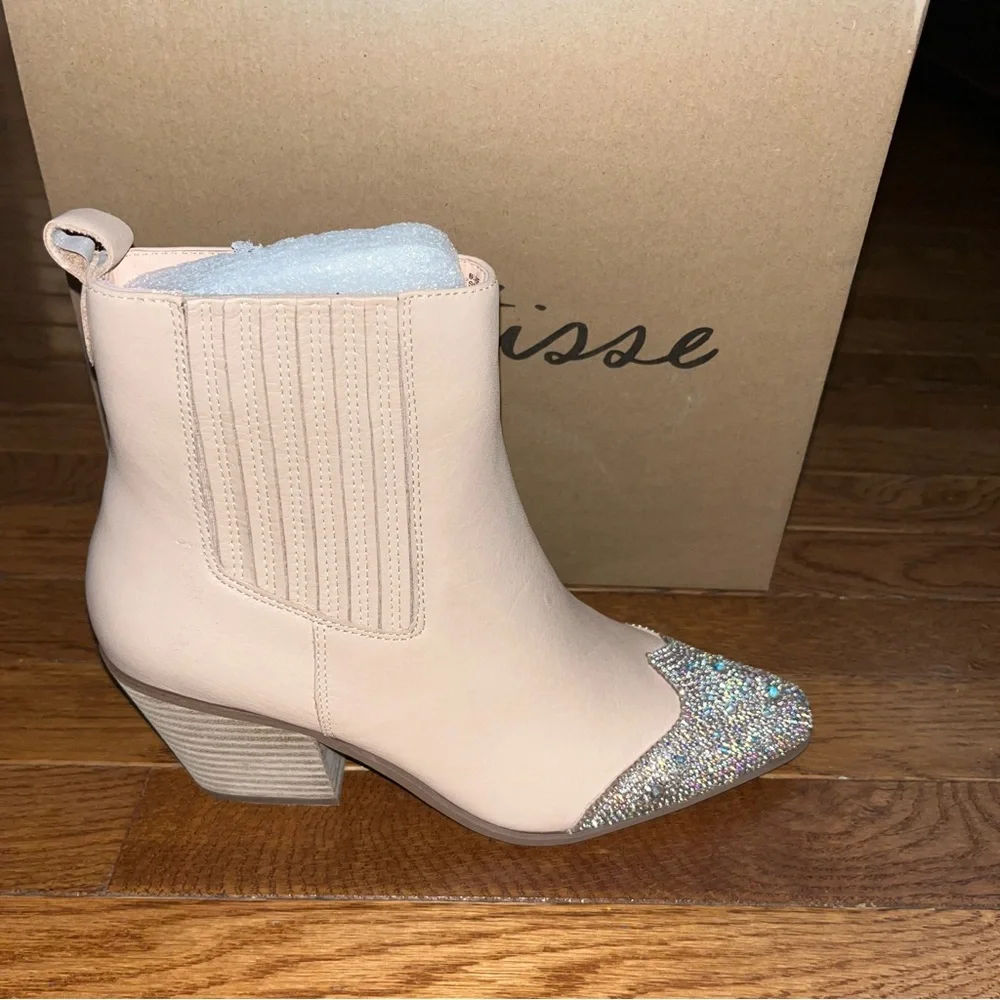 Matisse Pink Ankle Boots with Silver Accents - Picture 3 of 12